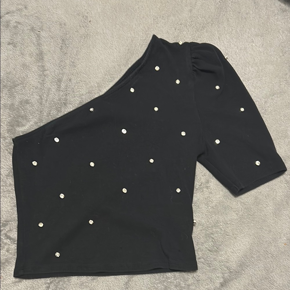 Chic Black One-Shoulder Top with Pearl Accents